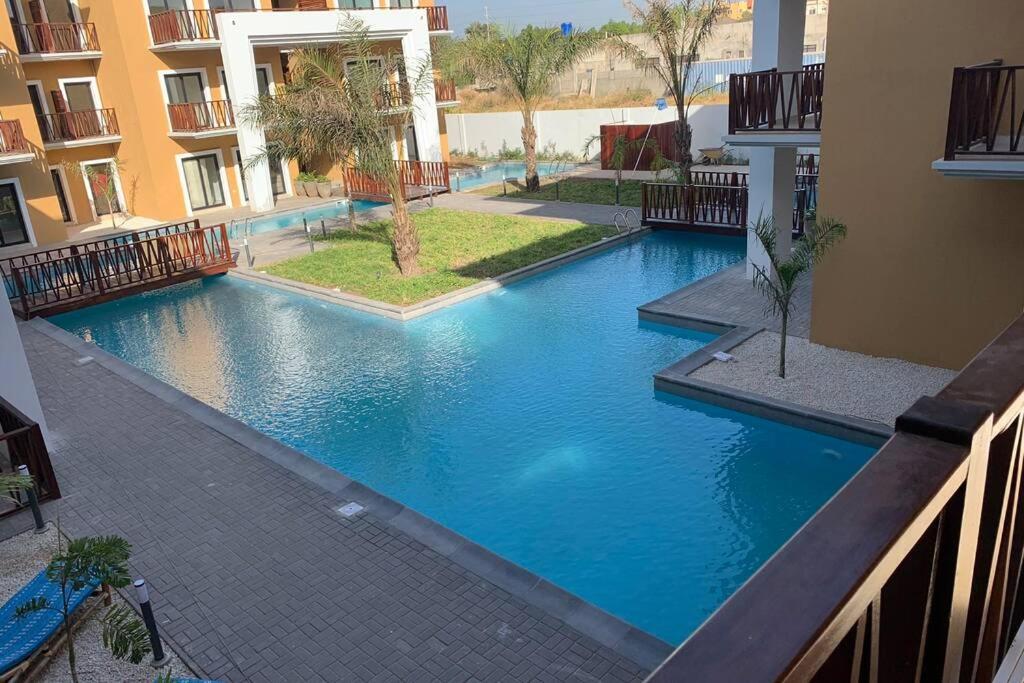 Forest View Luxury Apartment In 3Mins Walk To Beach Pool View Wifi Kololi Exterior photo